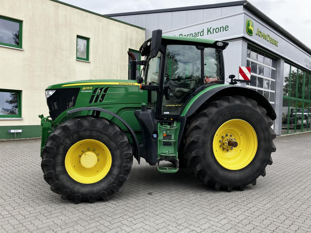John Deere 6215R - Tractor: afbeelding 1 John Deere 6215R - Tractor: afbeelding 1