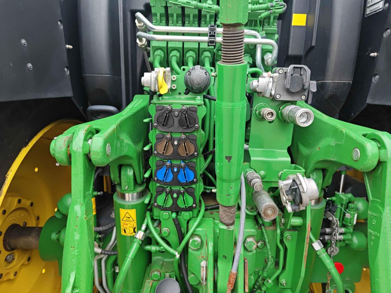 Tractor John Deere 6215R: afbeelding 13