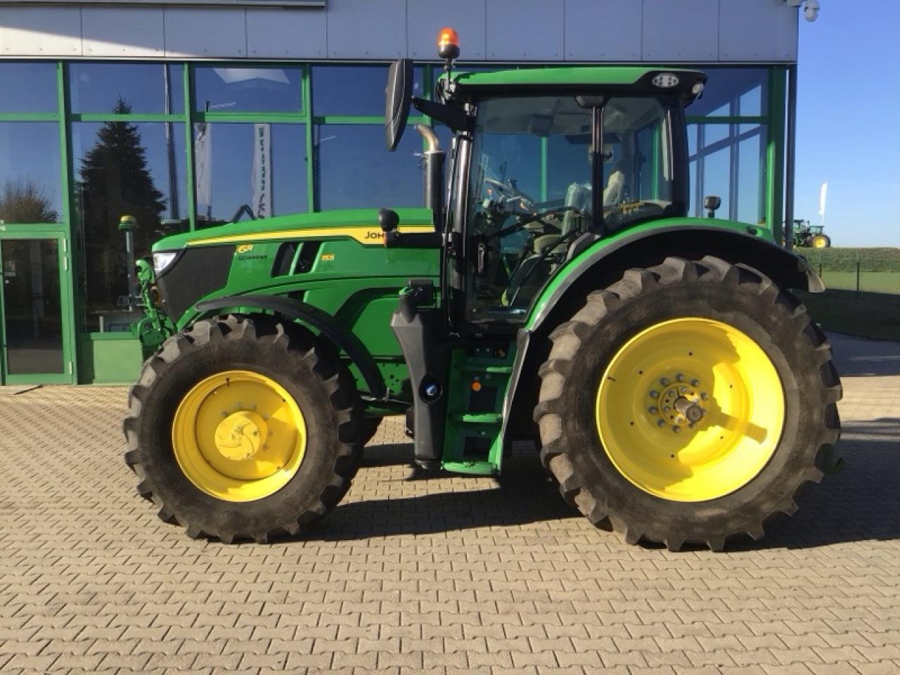 John Deere 6R 155 - Tractor: afbeelding 1 John Deere 6R 155 - Tractor: afbeelding 1