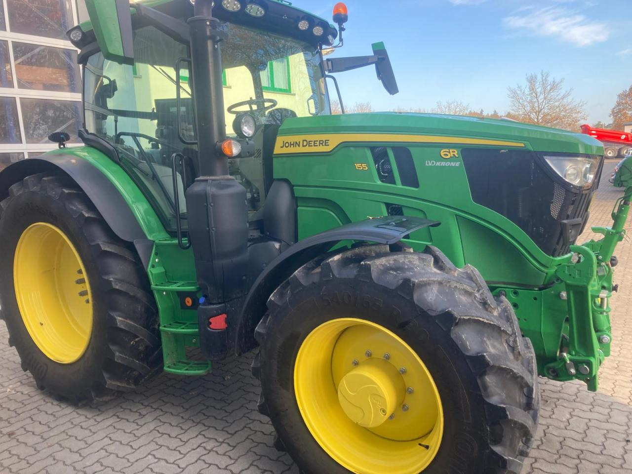 John Deere 6R 155 - Tractor: afbeelding 2 John Deere 6R 155 - Tractor: afbeelding 2