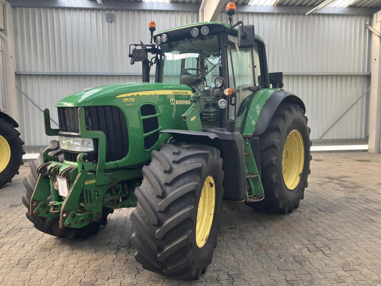 John Deere 7530 PREMIUM - Tractor: afbeelding 1 John Deere 7530 PREMIUM - Tractor: afbeelding 1