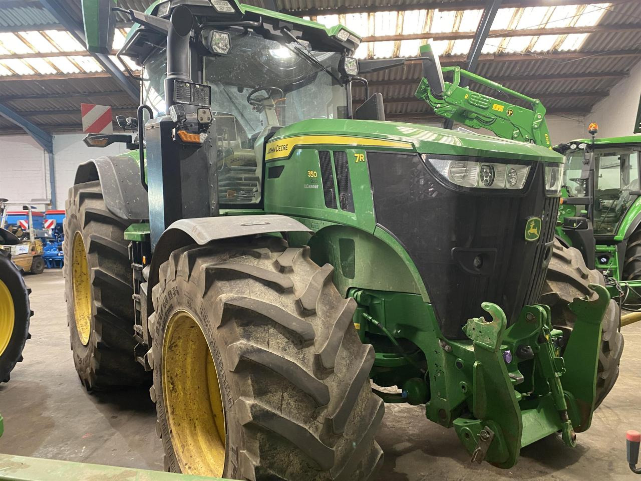John Deere 7R 350 - Tractor: afbeelding 1 John Deere 7R 350 - Tractor: afbeelding 1