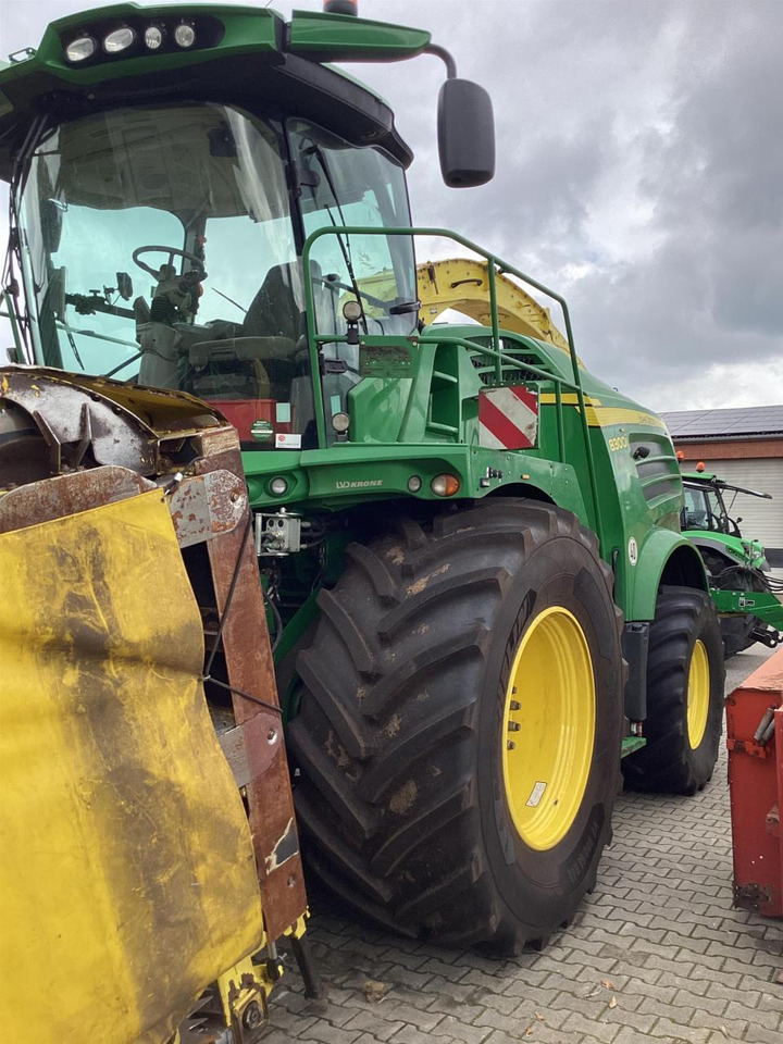 John Deere 8300 - Hakselaar: afbeelding 1 John Deere 8300 - Hakselaar: afbeelding 1