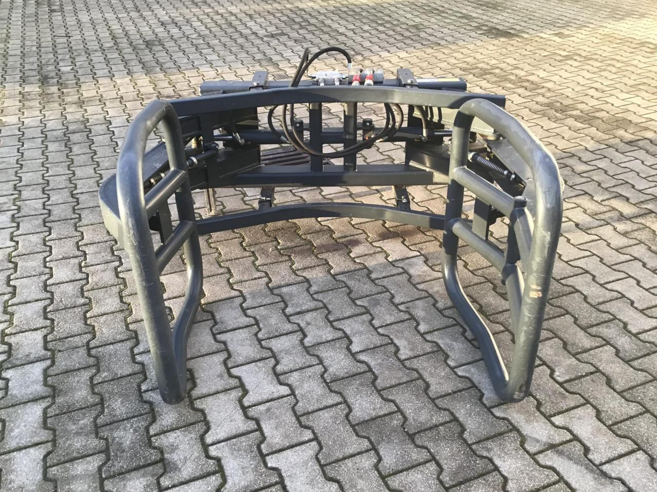 Saphir Folienballenzange FBZ - Voorlader voor tractor: afbeelding 1 Saphir Folienballenzange FBZ - Voorlader voor tractor: afbeelding 1