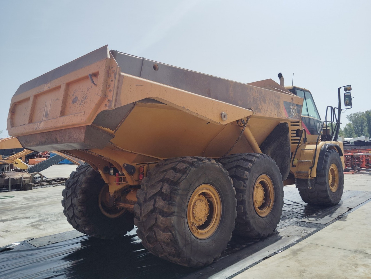 DUMPER ARTICULADO CATERPILLAR 730 - Kiepwagen met knikbesturing: afbeelding 4 DUMPER ARTICULADO CATERPILLAR 730 - Kiepwagen met knikbesturing: afbeelding 4