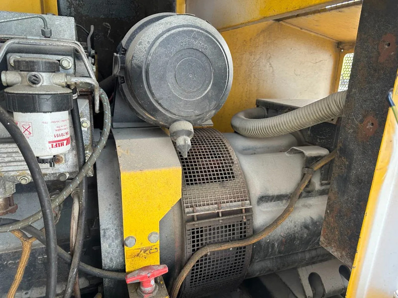 Industrie generator Atlas-Copco QAS 130 Perkins Mecc Alte Spa 130 kVA Silent generatorset: afbeelding 11