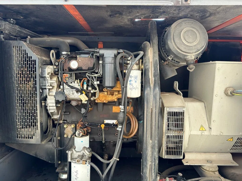 Atlas-Copco QAS 60 Perkins Stamford 60 kVA Silent Rental generatorset - Industrie generator: afbeelding 4 Atlas-Copco QAS 60 Perkins Stamford 60 kVA Silent Rental generatorset - Industrie generator: afbeelding 4