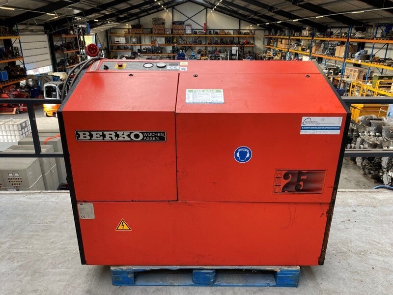 BERKO BSD 25 18.5 kW 2400 L / min 8 Bar Silent Elektrische Schroefcompressor - Luchtcompressor: afbeelding 1 BERKO BSD 25 18.5 kW 2400 L / min 8 Bar Silent Elektrische Schroefcompressor - Luchtcompressor: afbeelding 1
