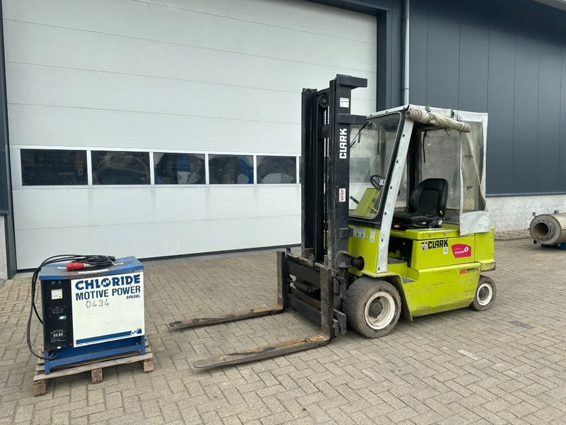 Clark EPM25N 2.5 ton Duplex Sideshift Elektra Heftruck - Elektrische heftruck: afbeelding 5 Clark EPM25N 2.5 ton Duplex Sideshift Elektra Heftruck - Elektrische heftruck: afbeelding 5