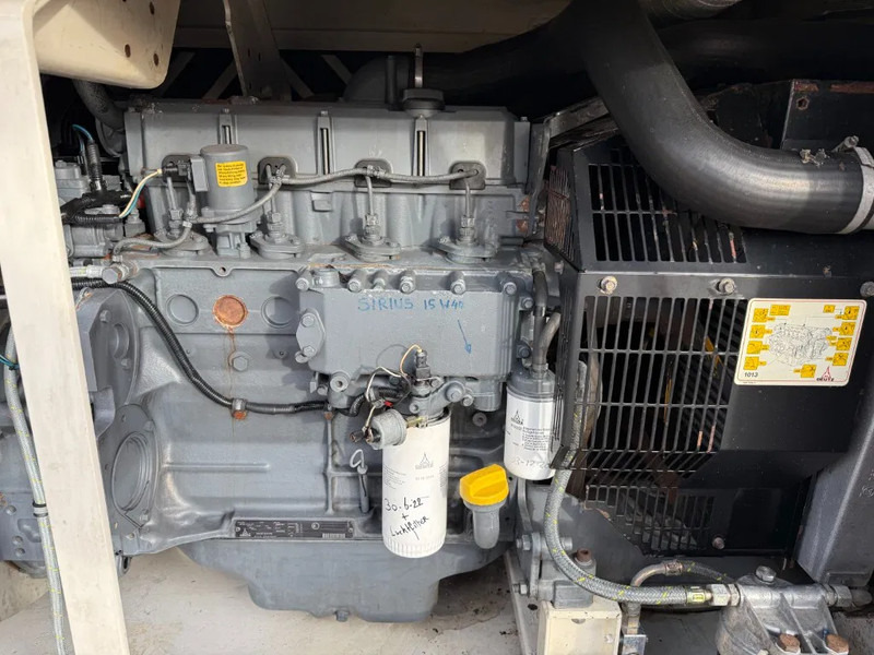 Deutz BF4M 1013 EC Stamford 100 kVA Silent generatorset - Industrie generator: afbeelding 5 Deutz BF4M 1013 EC Stamford 100 kVA Silent generatorset - Industrie generator: afbeelding 5