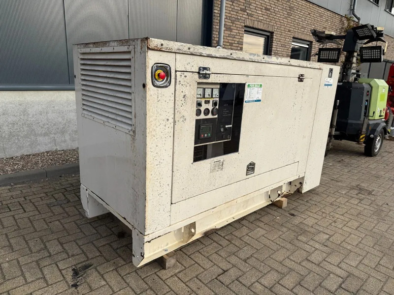 Deutz BF4M 1013 EC Stamford 100 kVA Silent generatorset - Industrie generator: afbeelding 4 Deutz BF4M 1013 EC Stamford 100 kVA Silent generatorset - Industrie generator: afbeelding 4
