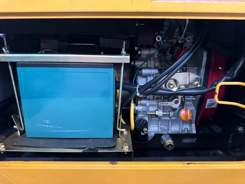 Diesel Diesel Generator UK-9500 5.5 kW 230 en 400 Volt Silent Diesel generator New ! - Industrie generator: afbeelding 5 Diesel Diesel Generator UK-9500 5.5 kW 230 en 400 Volt Silent Diesel generator New ! - Industrie generator: afbeelding 5