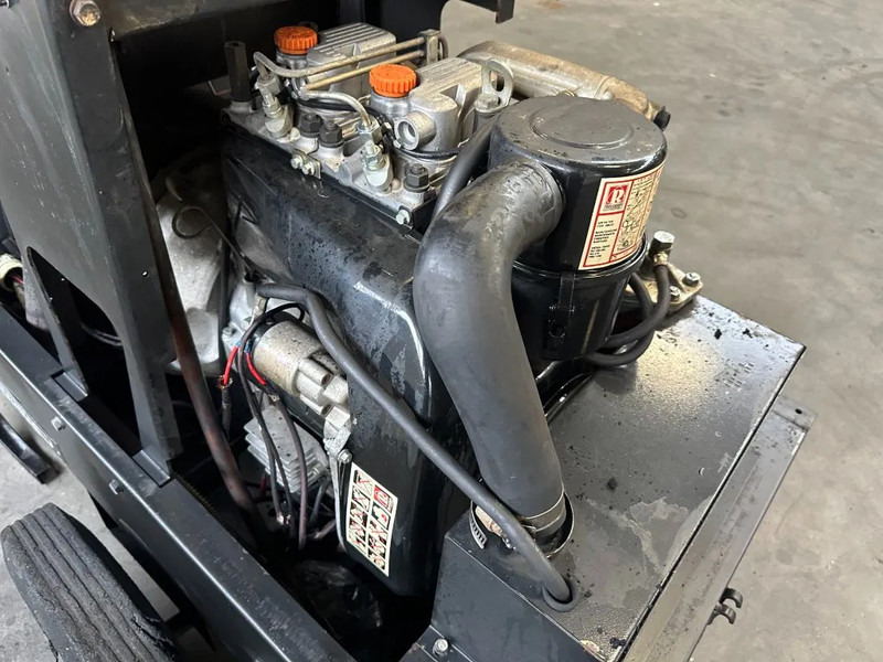 Industrie generator GenSet MPM 8 / 300 I-EL 8 kVA 300 Amp Las generatorset: afbeelding 11 Industrie generator GenSet MPM 8 / 300 I-EL 8 kVA 300 Amp Las generatorset: afbeelding 11