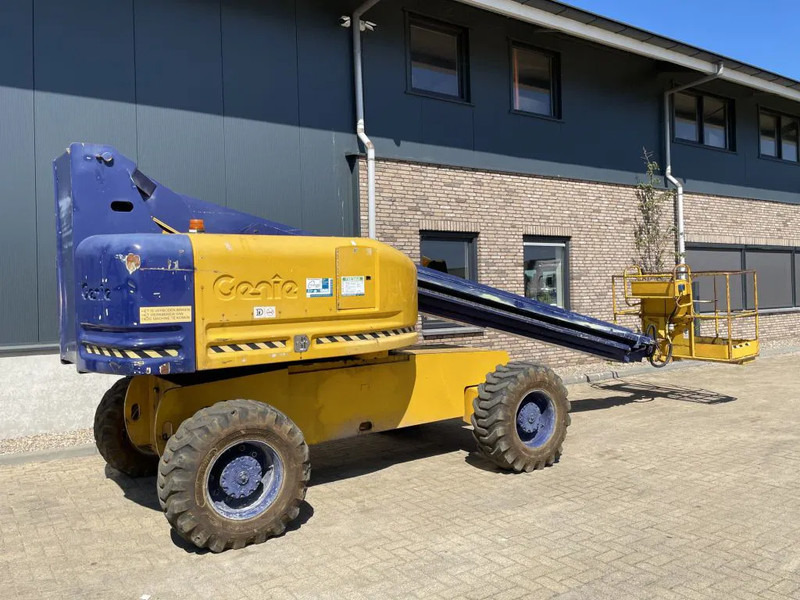 Genie S-60 Deutz Diesel 4 x 4 Telescoophoogwerker 17.6 meter werkhoogte - Telescoophoogwerker: afbeelding 5 Genie S-60 Deutz Diesel 4 x 4 Telescoophoogwerker 17.6 meter werkhoogte - Telescoophoogwerker: afbeelding 5