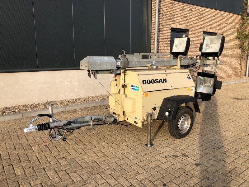 Ingersoll Rand Kubota LT6KA 9 meter light tower generator - Lichtmast: afbeelding 1 Ingersoll Rand Kubota LT6KA 9 meter light tower generator - Lichtmast: afbeelding 1