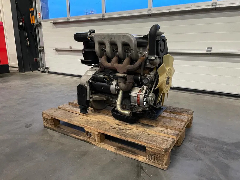 Iveco 8141 Diesel Motor 4 cilinder 53 kW / 74 PK Diesel Engine - Motor voor Intern transport: afbeelding 3 Iveco 8141 Diesel Motor 4 cilinder 53 kW / 74 PK Diesel Engine - Motor voor Intern transport: afbeelding 3