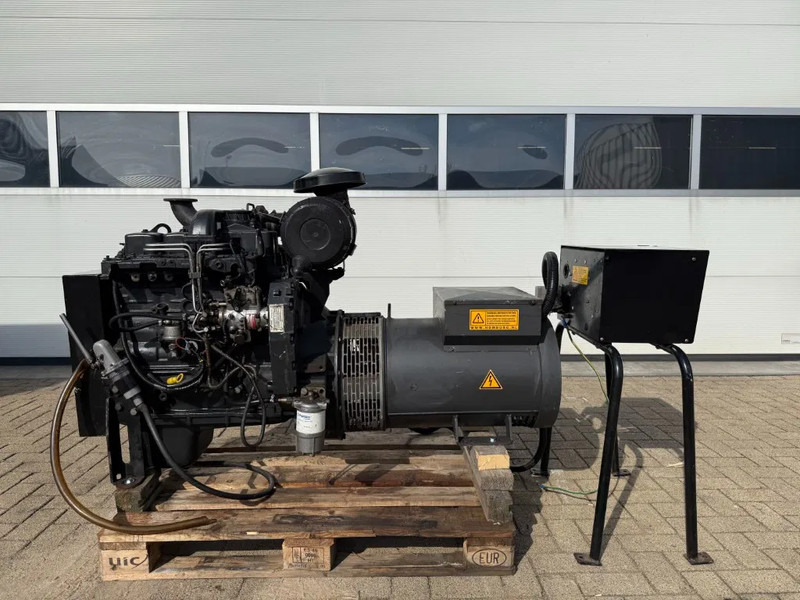 Iveco FPT Himoinsa Mecc Alte Spa 75 kVA generatorset - Industrie generator: afbeelding 1 Iveco FPT Himoinsa Mecc Alte Spa 75 kVA generatorset - Industrie generator: afbeelding 1