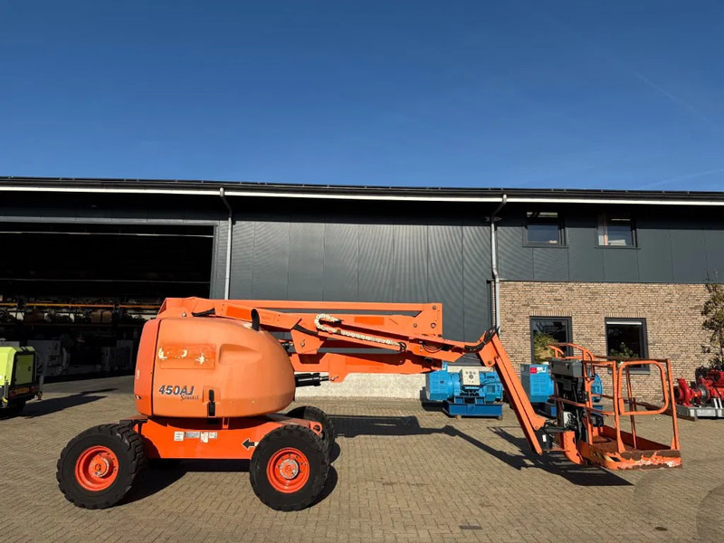 JLG 450AJ Deutz 16 meter werkhoogte 4 x 4 Knikarm Diesel Hoogwerker - Knikarmhoogwerker: afbeelding 3 JLG 450AJ Deutz 16 meter werkhoogte 4 x 4 Knikarm Diesel Hoogwerker - Knikarmhoogwerker: afbeelding 3