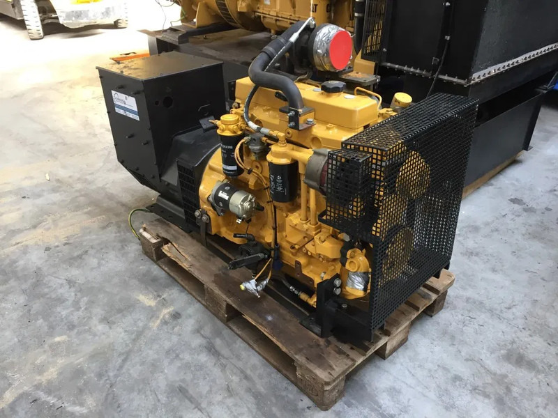John Deere 4045 TFU 70 Stamford 65 kVA generatorset - Industrie generator: afbeelding 5 John Deere 4045 TFU 70 Stamford 65 kVA generatorset - Industrie generator: afbeelding 5