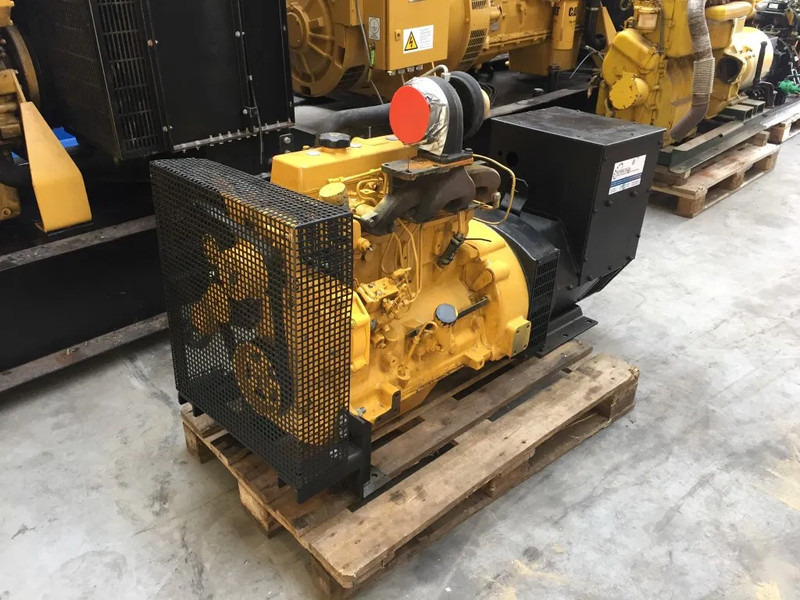 John Deere 4045 TFU 70 Stamford 65 kVA generatorset - Industrie generator: afbeelding 4 John Deere 4045 TFU 70 Stamford 65 kVA generatorset - Industrie generator: afbeelding 4