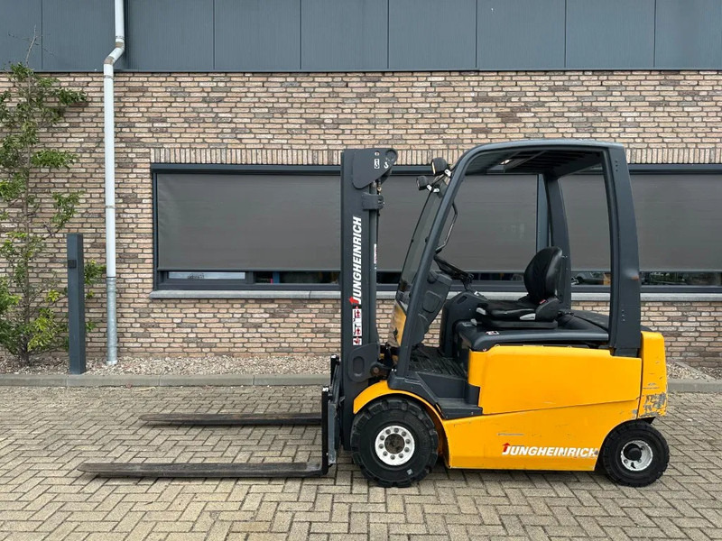 Jungheinrich EFG 425 K 2.5 ton Triplex Freelift Sideshift Elektra Heftruck - Elektrische heftruck: afbeelding 2 Jungheinrich EFG 425 K 2.5 ton Triplex Freelift Sideshift Elektra Heftruck - Elektrische heftruck: afbeelding 2