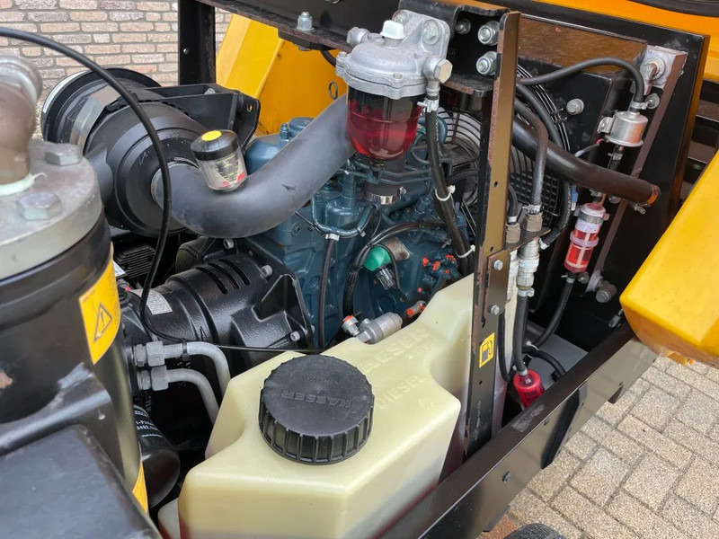 Luchtcompressor Kaeser M27 Kubota 2,7 m3 / min 7 Bar 18 kW Mobiele Silent Diesel Compressor: afbeelding 8