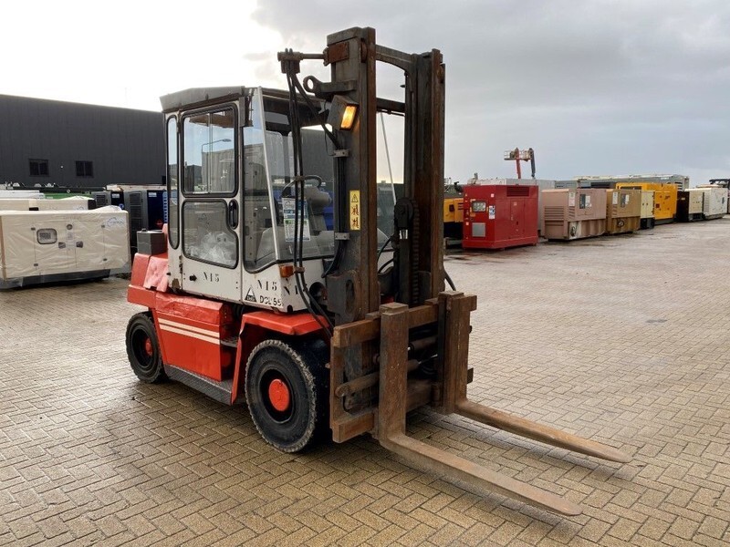 Kalmar DCD 55-6 6 ton Perkins Diesel Sideshift Positioner Freelift Heftruck - Diesel heftruck: afbeelding 4 Kalmar DCD 55-6 6 ton Perkins Diesel Sideshift Positioner Freelift Heftruck - Diesel heftruck: afbeelding 4