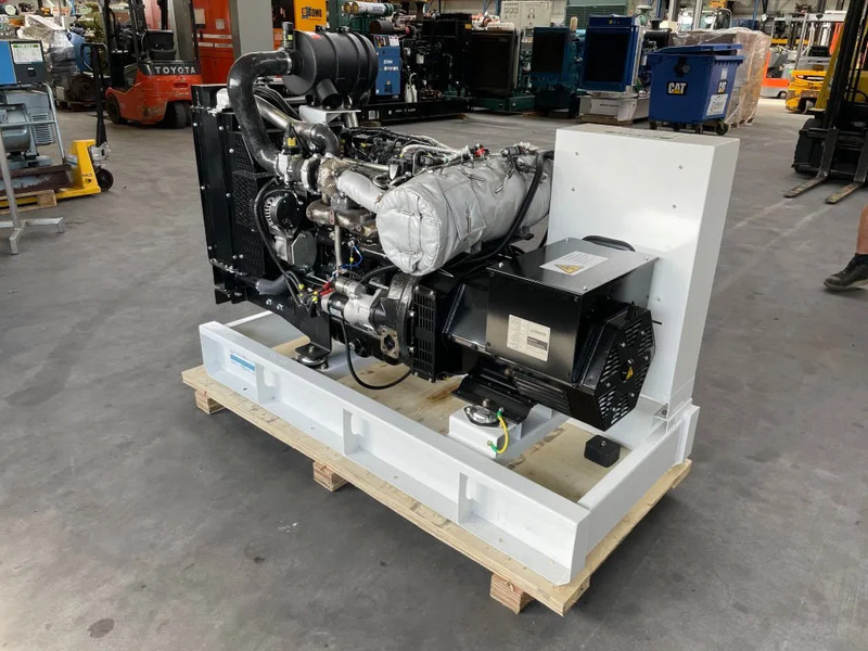 Raywin 4F24TI00 Stage V 38 kVA New Generatorset Stage 5 - Industrie generator: afbeelding 3 Raywin 4F24TI00 Stage V 38 kVA New Generatorset Stage 5 - Industrie generator: afbeelding 3