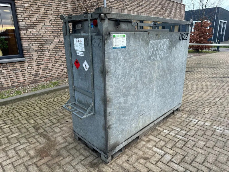 Rietbergwerke 2400 liter gegalvaniseerde dubbelwandige IBC Dieseltank - Zeecontainer: afbeelding 2 Rietbergwerke 2400 liter gegalvaniseerde dubbelwandige IBC Dieseltank - Zeecontainer: afbeelding 2