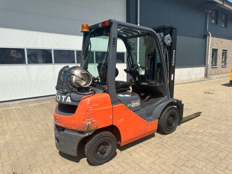 Toyota 2.5 ton Tonero 25 Triplex Freelift Sideshift LPG Heftruck - LPG heftruck: afbeelding 5 Toyota 2.5 ton Tonero 25 Triplex Freelift Sideshift LPG Heftruck - LPG heftruck: afbeelding 5
