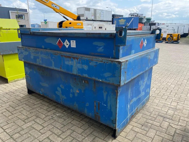 Steenbergen 2000 liter Kiwa IBC dieseltank met handpomp - Opslagtank: afbeelding 3 Steenbergen 2000 liter Kiwa IBC dieseltank met handpomp - Opslagtank: afbeelding 3