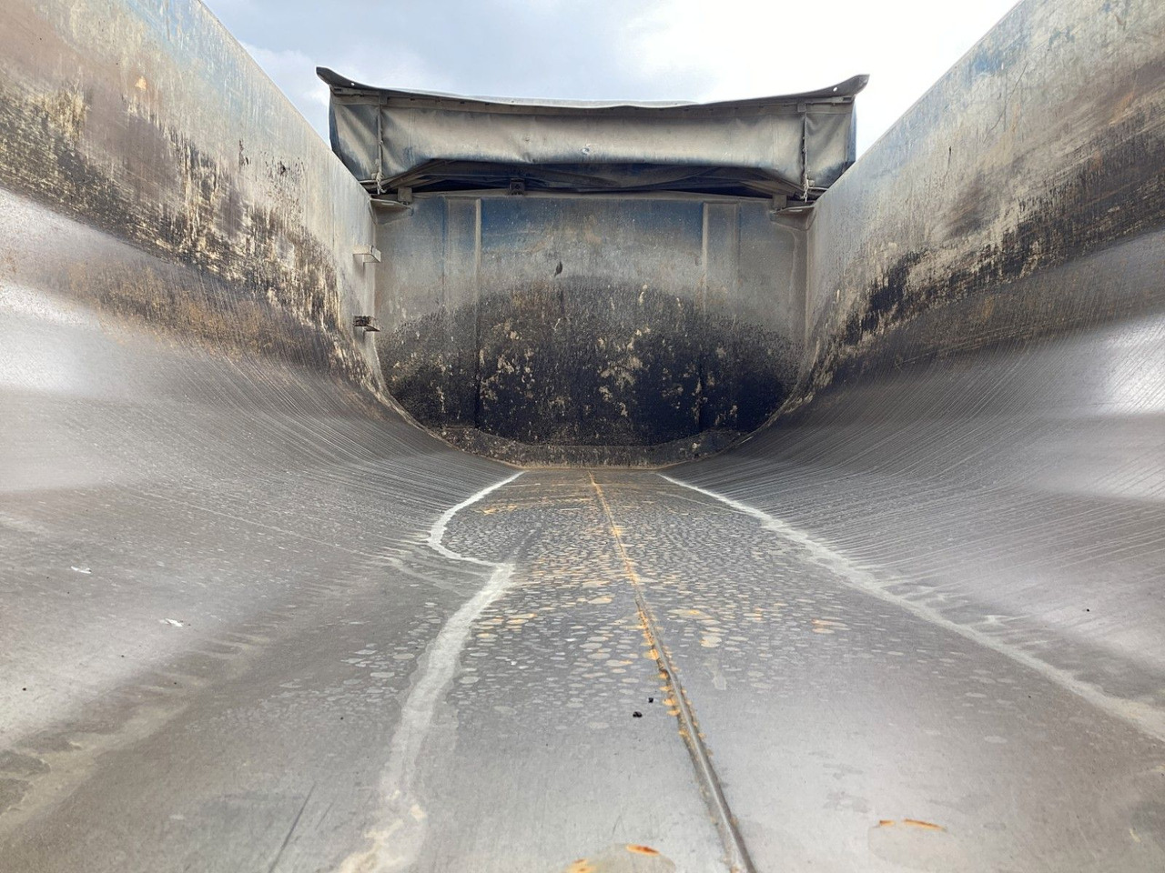 MAN TGS 35.510 Carnehl Thermomulde Asphalt 16,5m³ - Kipper vrachtwagen: afbeelding 5 MAN TGS 35.510 Carnehl Thermomulde Asphalt 16,5m³ - Kipper vrachtwagen: afbeelding 5