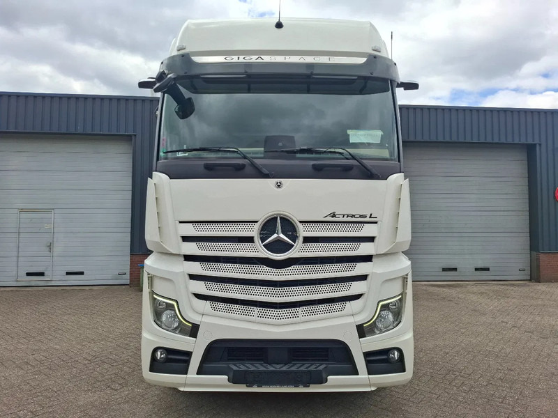 Mercedes-Benz Actros 1845 GIGASPACE more pcs in stock - Trekker: afbeelding 3 Mercedes-Benz Actros 1845 GIGASPACE more pcs in stock - Trekker: afbeelding 3