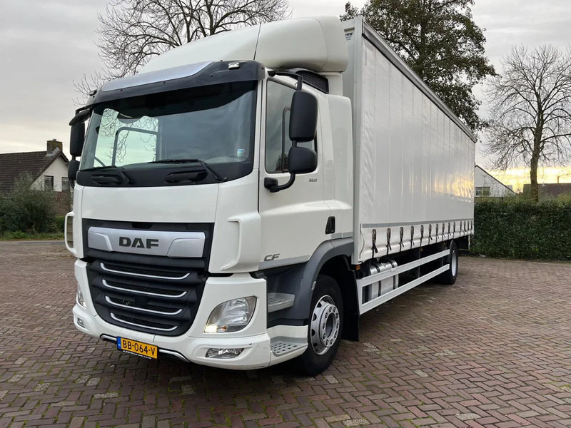 DAF CF 320 FA - Schuifzeilen vrachtwagen: afbeelding 1 DAF CF 320 FA - Schuifzeilen vrachtwagen: afbeelding 1