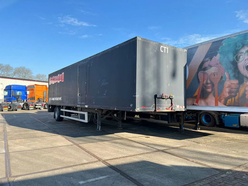 Netam-Fruehauf ONCRK 22110 - Gesloten oplegger: afbeelding 1 Netam-Fruehauf ONCRK 22110 - Gesloten oplegger: afbeelding 1