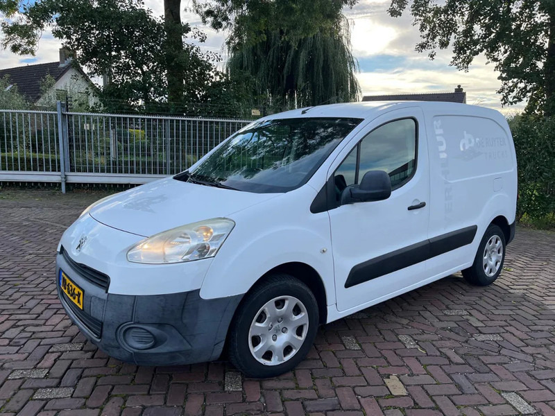 Peugeot Partner 120 1.6 HDI (motorstoring. Maximale snelheid 70 km per uur) - Kleine bestelwagen: afbeelding 1 Peugeot Partner 120 1.6 HDI (motorstoring. Maximale snelheid 70 km per uur) - Kleine bestelwagen: afbeelding 1