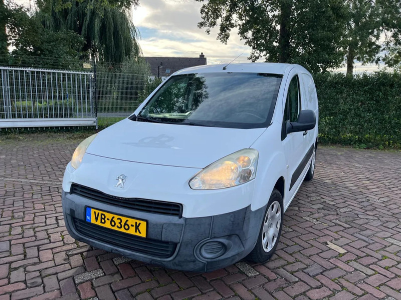 Peugeot Partner 120 1.6 HDI (motorstoring. Maximale snelheid 70 km per uur) - Kleine bestelwagen: afbeelding 2 Peugeot Partner 120 1.6 HDI (motorstoring. Maximale snelheid 70 km per uur) - Kleine bestelwagen: afbeelding 2