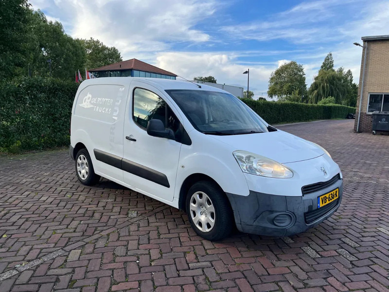 Peugeot Partner 120 1.6 HDI (motorstoring. Maximale snelheid 70 km per uur) - Kleine bestelwagen: afbeelding 5 Peugeot Partner 120 1.6 HDI (motorstoring. Maximale snelheid 70 km per uur) - Kleine bestelwagen: afbeelding 5
