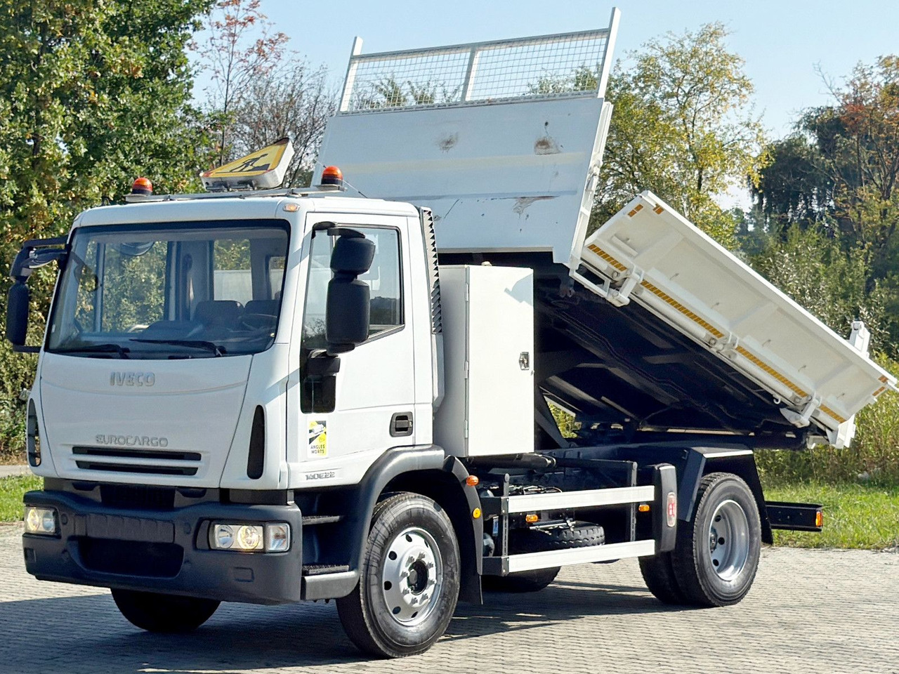Iveco EUROCARGO 140E22* KIPPER 5,00 m* TOPZUSTAND - Kipper vrachtwagen: afbeelding 3 Iveco EUROCARGO 140E22* KIPPER 5,00 m* TOPZUSTAND - Kipper vrachtwagen: afbeelding 3