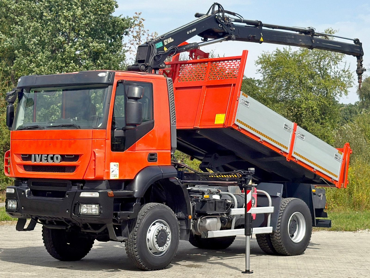 Iveco TRAKKER 190T36 * HIAB 111 ES-2 HIDUO * 4x4 * TOP - Kraanwagen: afbeelding 2 Iveco TRAKKER 190T36 * HIAB 111 ES-2 HIDUO * 4x4 * TOP - Kraanwagen: afbeelding 2