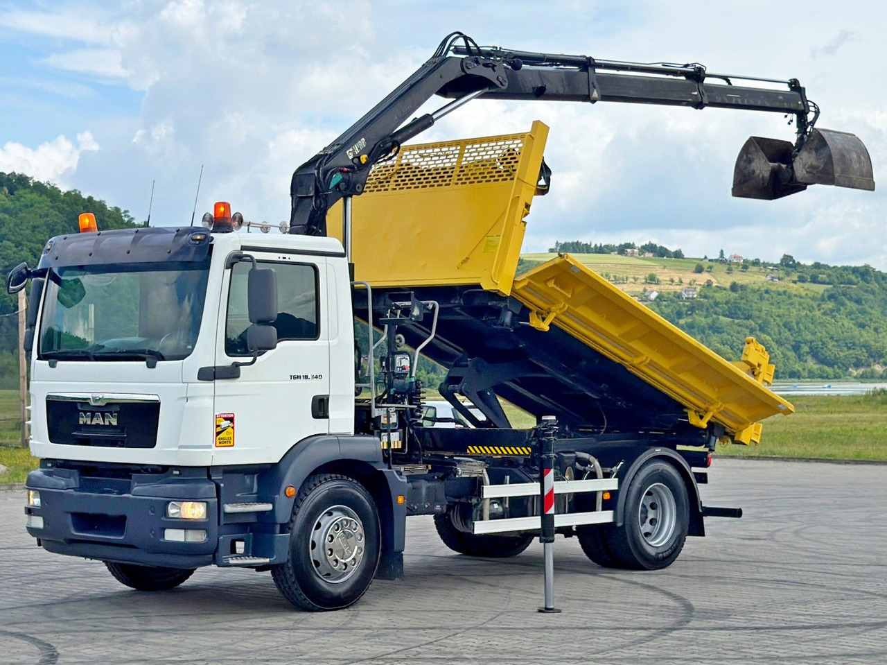 MAN TGM 18.340* KIPPER 4,05m*HIAB 111 B-2 HIDUO/FUNK - Kipper vrachtwagen, Kraanwagen: afbeelding 3 MAN TGM 18.340* KIPPER 4,05m*HIAB 111 B-2 HIDUO/FUNK - Kipper vrachtwagen, Kraanwagen: afbeelding 3