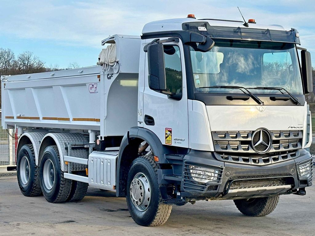 Mercedes-Benz AROCS 3240* KIPPER 5,10 + BORDMATIC / 6x4 - Kipper vrachtwagen: afbeelding 4 Mercedes-Benz AROCS 3240* KIPPER 5,10 + BORDMATIC / 6x4 - Kipper vrachtwagen: afbeelding 4