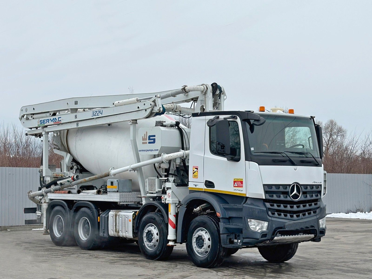Mercedes-Benz AROCS 3743 * Betonpumpe + FUNK * 8x4 * TOP - Betonpomp: afbeelding 1 Mercedes-Benz AROCS 3743 * Betonpumpe + FUNK * 8x4 * TOP - Betonpomp: afbeelding 1
