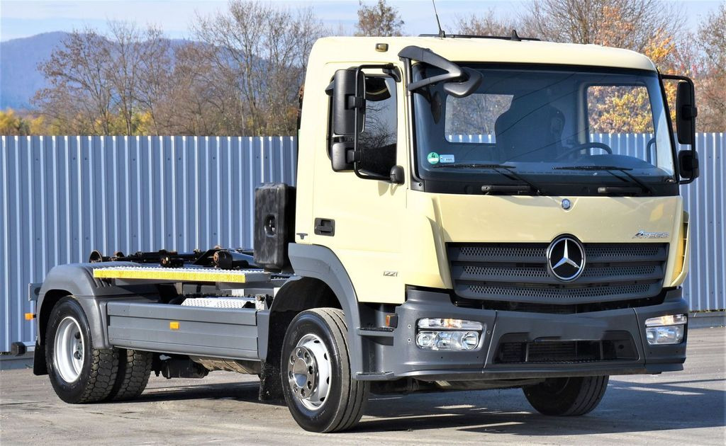 Mercedes-Benz ATEGO 1221 * ABROLLKIPPER * TOPZUSTAND Mercedes-Benz ATEGO 1221 * ABROLLKIPPER * TOPZUSTAND - Haakarmsysteem vrachtwagen, Kraanwagen: afbeelding 3 Mercedes-Benz ATEGO 1221 * ABROLLKIPPER * TOPZUSTAND Mercedes-Benz ATEGO 1221 * ABROLLKIPPER * TOPZUSTAND - Haakarmsysteem vrachtwagen, Kraanwagen: afbeelding 3