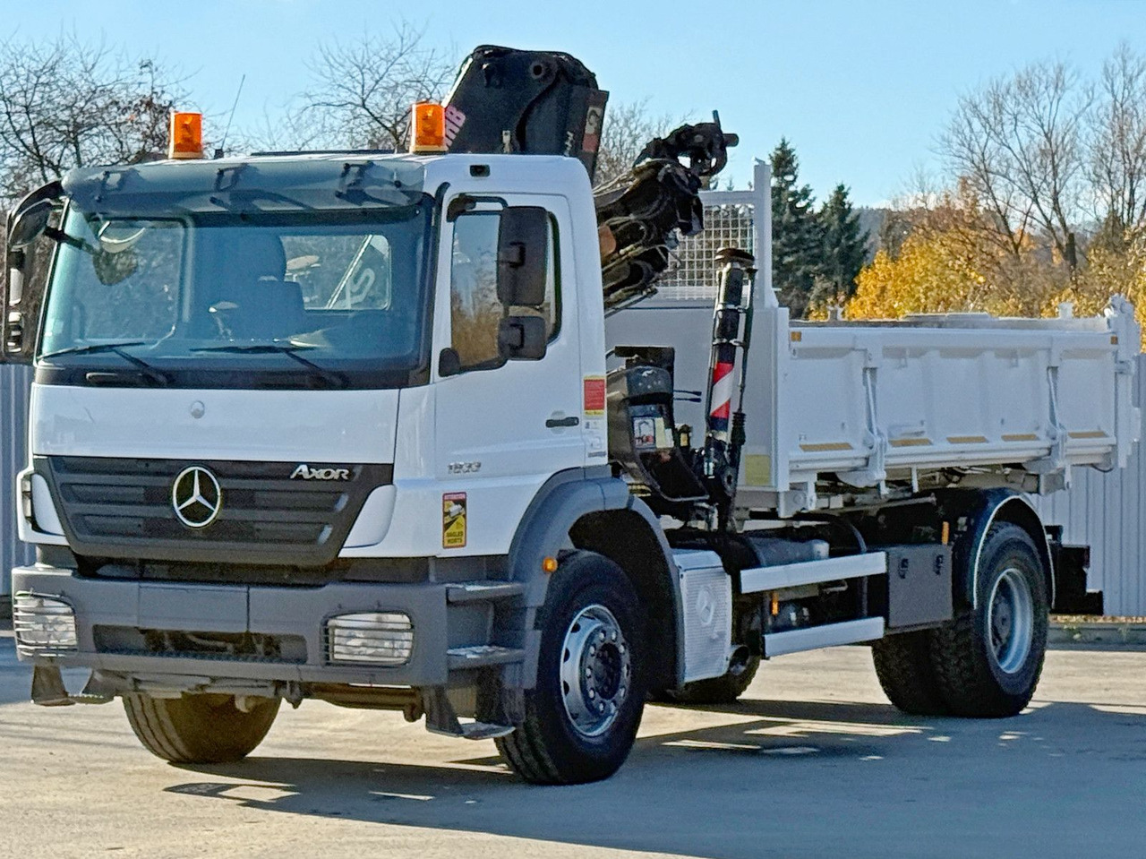 Mercedes-Benz AXOR 1833 * HIAB 144 B - 3 HIDUO + FUNK * TOP - Kraanwagen: afbeelding 5 Mercedes-Benz AXOR 1833 * HIAB 144 B - 3 HIDUO + FUNK * TOP - Kraanwagen: afbeelding 5