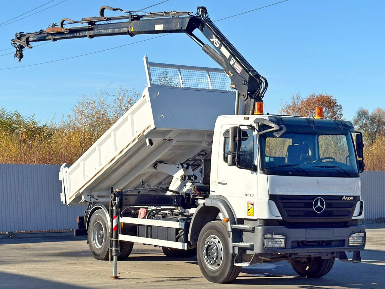 Mercedes-Benz AXOR 1833 * HIAB 144 B - 3 HIDUO + FUNK * TOP - Kraanwagen: afbeelding 2 Mercedes-Benz AXOR 1833 * HIAB 144 B - 3 HIDUO + FUNK * TOP - Kraanwagen: afbeelding 2