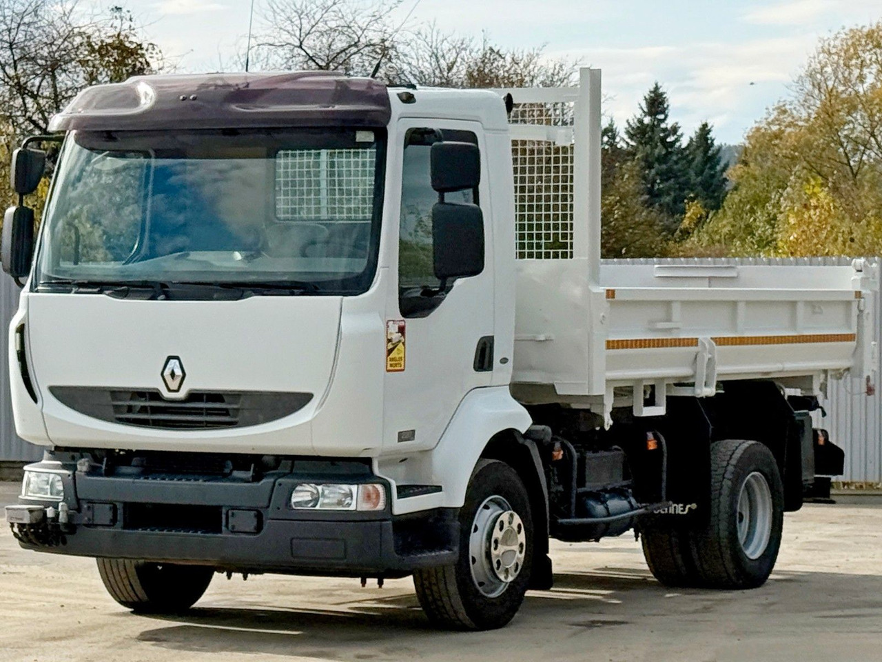 Renault MIDLUM 220 DCI *KIPPER 3,80m * BORDMATIC - Kipper vrachtwagen, Kraanwagen: afbeelding 4 Renault MIDLUM 220 DCI *KIPPER 3,80m * BORDMATIC - Kipper vrachtwagen, Kraanwagen: afbeelding 4