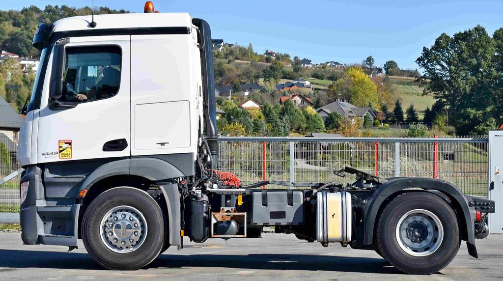Mercedes-Benz ACTROS 1843 * Sattelzugmaschine * TOPZUSTAND - Trekker: afbeelding 3 Mercedes-Benz ACTROS 1843 * Sattelzugmaschine * TOPZUSTAND - Trekker: afbeelding 3