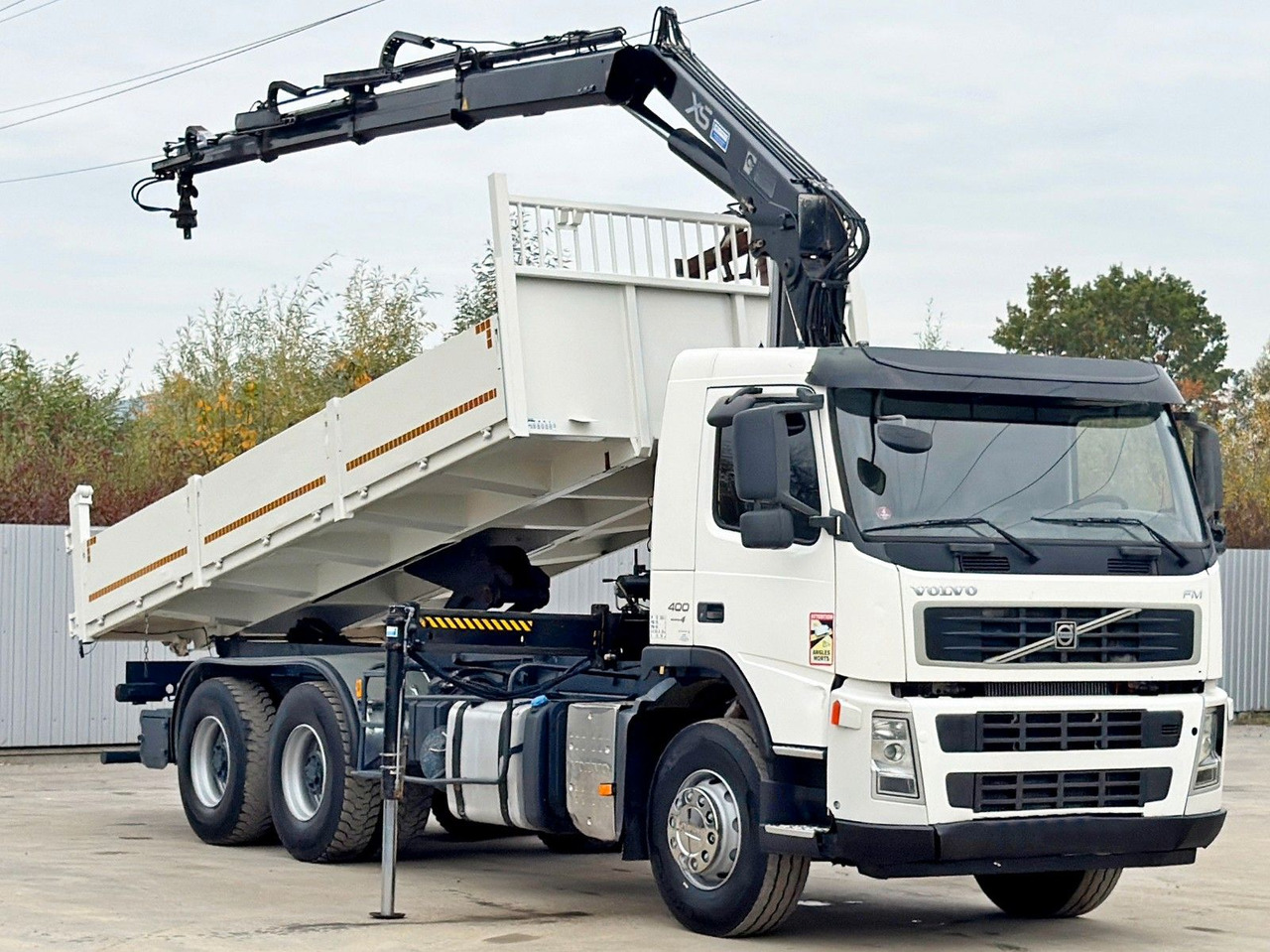 Volvo FM 400 Kipper 6,20m * HIAB 144 B-3 HIDUO* 6x4 - Kraanwagen: afbeelding 3 Volvo FM 400 Kipper 6,20m * HIAB 144 B-3 HIDUO* 6x4 - Kraanwagen: afbeelding 3