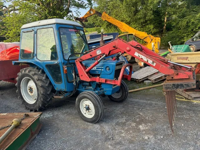 FORD 3600 C/W FRONT LOADER - Tractor: afbeelding 1 FORD 3600 C/W FRONT LOADER - Tractor: afbeelding 1
